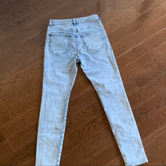 Forever21 High-Rise Jeans - Picture 4 of 4